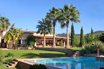 AM Inmobiliaria Mallorca Carrer del Bisbe Verger 28 07650 Santanyi Illes Balears