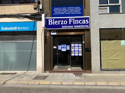 Agencia Inmobiliaria Bierzo Fincas. C. Isidro Rueda No 3 Bajo 24402 Ponferrada Leon