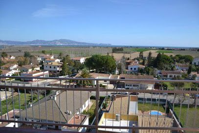 Agencia Selles Inmobiliaria y Seguros Avinguda Olot 1 17470 Bon Relax Girona