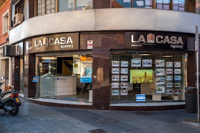 Agencia inmobiliaria en Castelldefels La Casa Agency Carrer del Doctor Trueta 1 08860 Castelldefels Barcelona