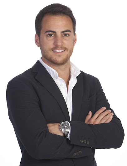 Alvaro Ruiz Servicios Inmobiliarios Atencion bajo cita previa C. Baldomero Munoz 80 41806 Umbrete Sevilla