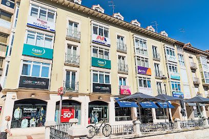 Arco Inmobiliaria C. San Lesmes 4 09004 Burgos