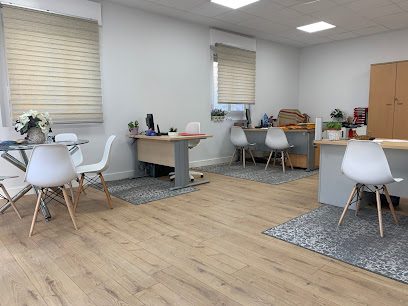 Asesoria Inmobiliaria Celenny Rua Antonio Sequeiros Glez No33 32901 Castellana Ourense