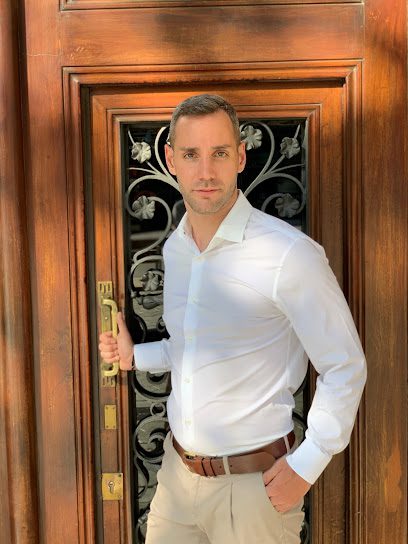BARCELONA BEST FRIEND PERSONAL SHOPPER INMOBILIARIO Carrer del Dr. August Pi i Sunyer 3 08034 Barcelona