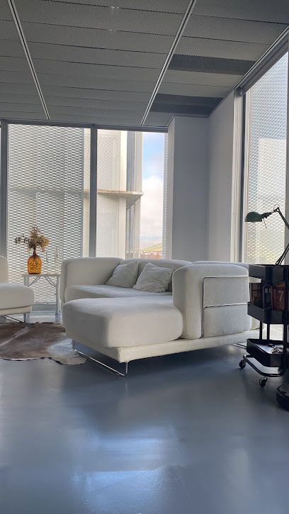 Click Home Servicios Inmobiliarios y Home Staging Poligono Miguel de Eguia Calle Zaraputz 1 Primera planta Taller 1 31200 Estella Navarra