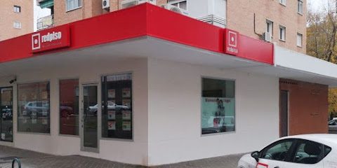 Inmobiliaria Apostol Santiago Redpiso C. de las Cuevas de Almanzora 42 Local B 28033 Madrid