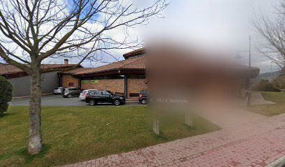 La Nueva Inmobiliaria C. Cam. Ardanaz 2 31620 Gorraiz Navarra