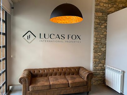 Lucas Fox Carrer Nord 2 bis 17538 Alp Girona