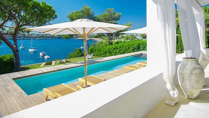 Lucie. Hauri EAST26 Carrer del Bisbe Verger 26 07650 Santanyi Illes Balears