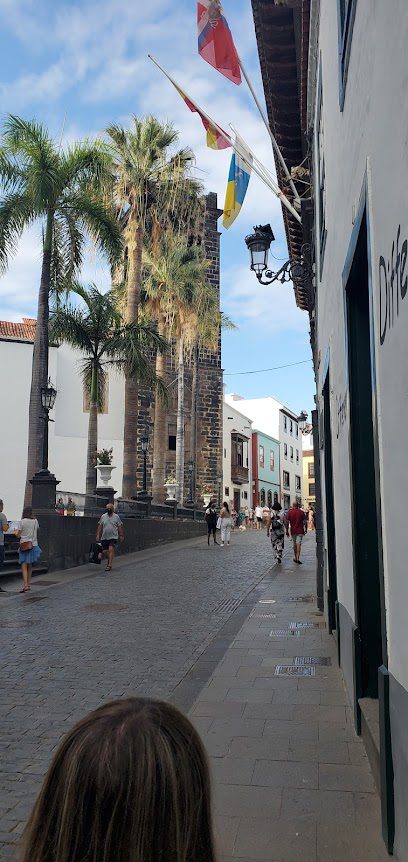 PALMA FINCA GESTION INMOBILIARIA No Av. el Puente 10 38700 Santa Cruz de la Palma Santa Cruz de Tenerife