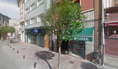 Rianorte Grupo Inmobiliario Cangas de Onis C. San Pelayo no 18 Bajo 33550 Cangas de Onis Asturias