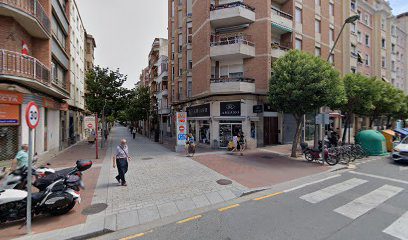 RioCasa Avd. Perez Galdos 32bajo. Entrada por Maria Teresa Gil de Garate 26002 Logrono La Rioja