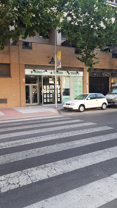 Tecnocasa agencia inmobiliaria C. Manuel Jimenez El Alguacil 1 LOCAL 8 28320 Pinto Madrid